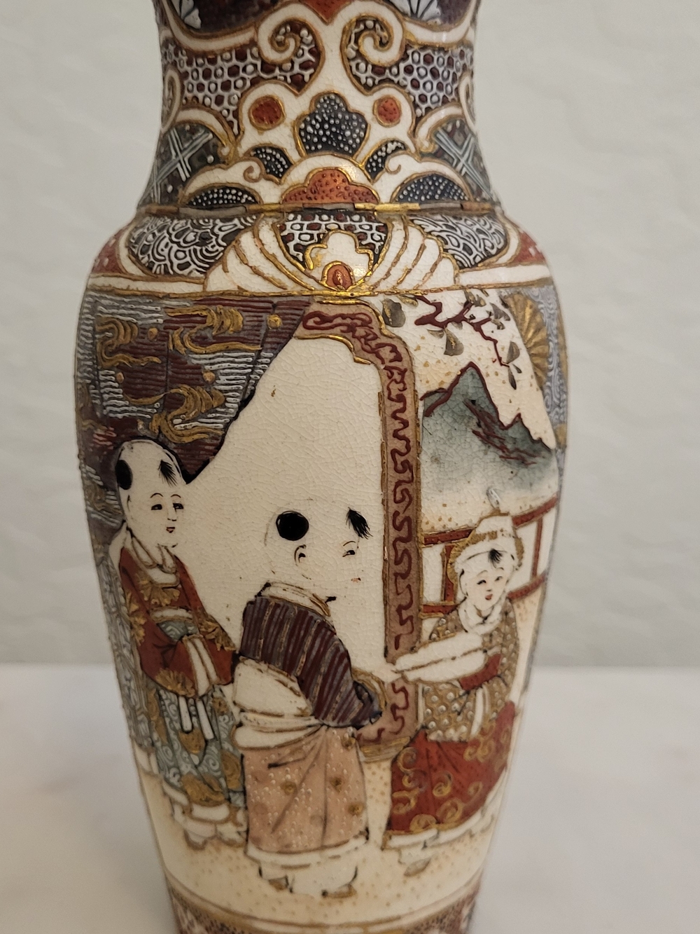 Hand-Painted Cream and Gold Oriental Decorative Vase 6"